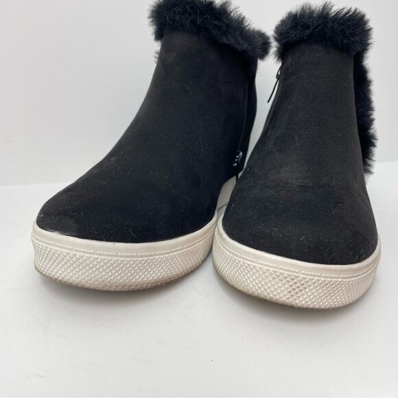 Torrid Faux Suede Fur Trim Sneaker Wedge Black
Ankle Booties 9.5WW - Picture 5 of 11